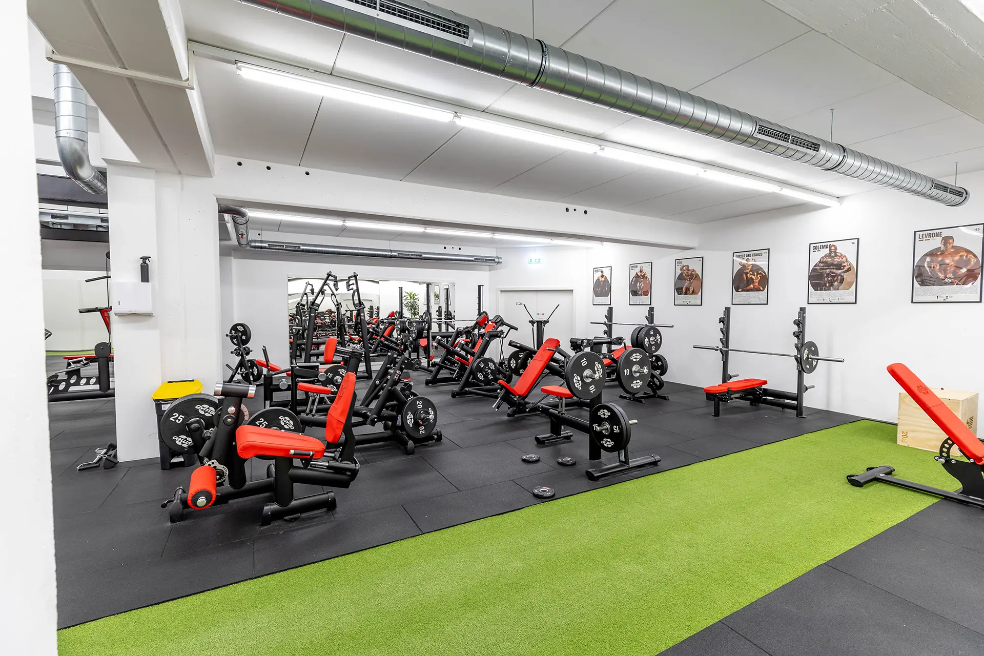 Trainingsgeräte im Fitnessstudio YOU!FIT